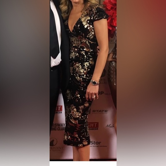 Dress The Population - Picture 4 of 4